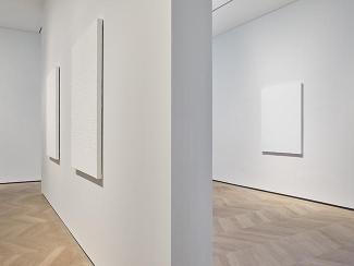 Chung Sang-Hwa: Seven Paintings. Installation view, Lévy Gorvy, London, 2017.