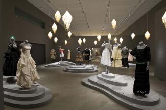 Installation view of the ‘Easton Pearson’ exhibition, Gallery of Modern Art, 22 August – 8 November 2009. Photograph Ray Fulton, Queensland Art Gallery.