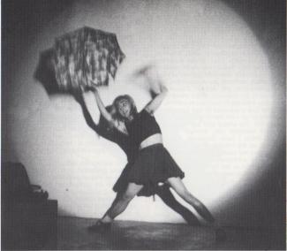 Michelle Andringa, Circle Cirlicue, Clinch, Institute of Modern Art Performance Season, December 1987. Photograph: David Gofton. 