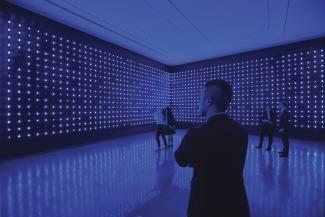1999/2016. Installation view, Tatsuo Miyajima: Connect with Everything, Museum of Contemporary Art Australia, 2016. LED, IC, electric wire, infrared sensor. Domus Collection. Image courtesy and © the artist. Photograph Alex Davies.